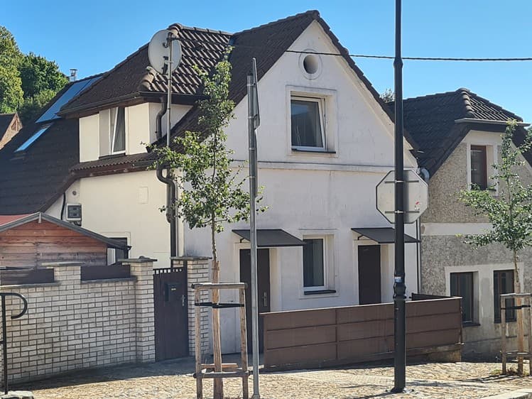 Pronájem bytu 1+1 65 m² (Podkrovní)