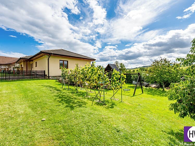 Prodej rodinného domu 108 m², pozemek 1 169 m²