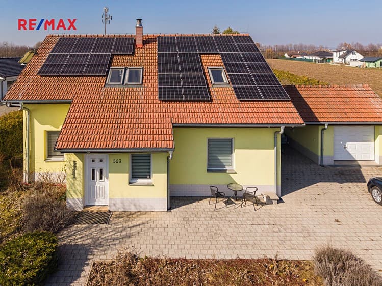 Prodej rodinného domu 209 m², pozemek 1 446 m²
