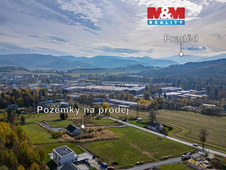Prodej stavebního pozemku 988 m²