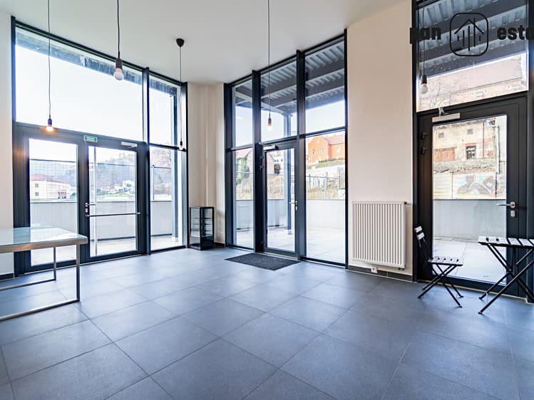 Prodej obchodního prostoru 63 m²
