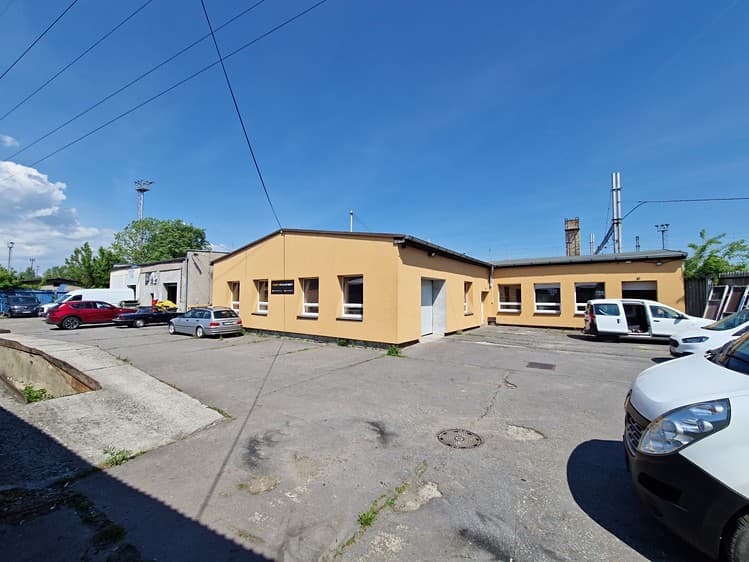Prodej výrobní haly, prostoru 728 m²