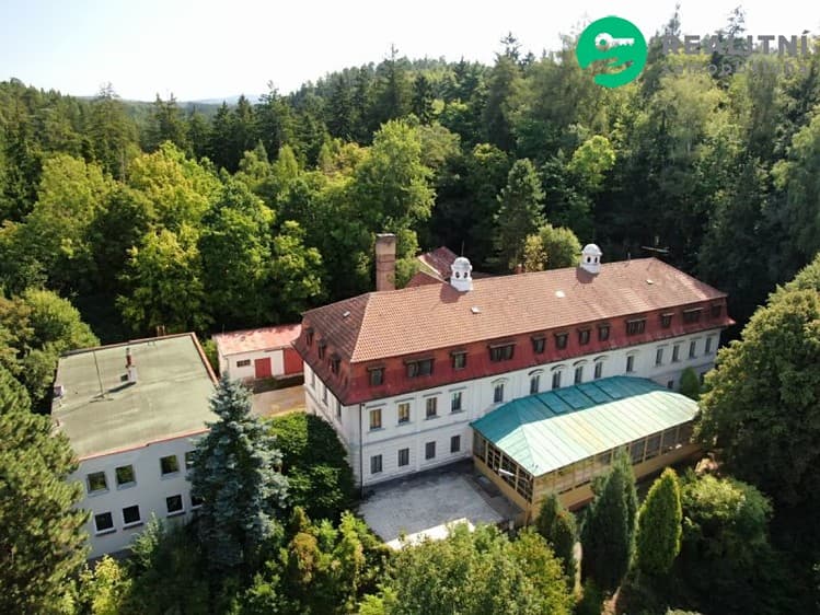 Prodej ubytovacího zařízení 1 720 m²