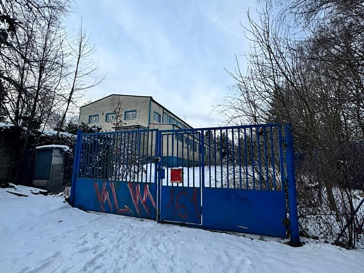 Pronájem skladového prostoru 900 m²
