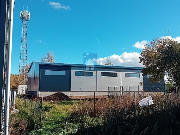 Pronájem skladového prostoru 332 m²