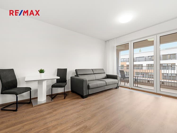 Pronájem bytu 1+kk 33 m²