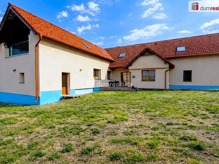Prodej rodinného domu 210 m², pozemek 1 322 m²