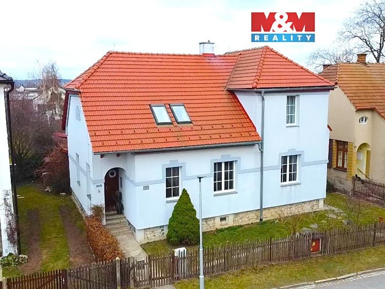 Prodej rodinného domu 182 m², pozemek 1 217 m²