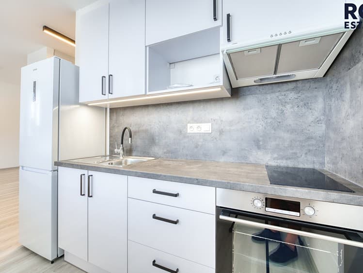 Pronájem bytu 1+kk 28 m²