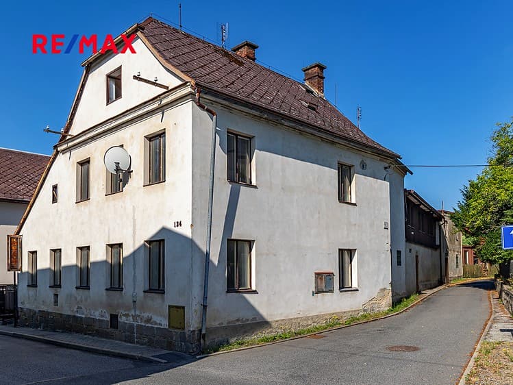Prodej rodinného domu 500 m², pozemek 487 m²