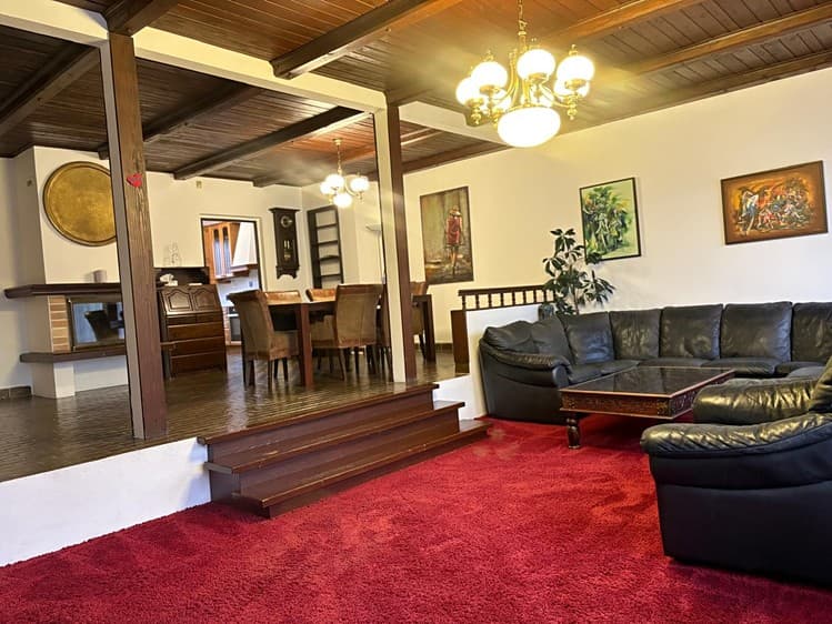 Pronájem rodinného domu 260 m², pozemek 175 m²