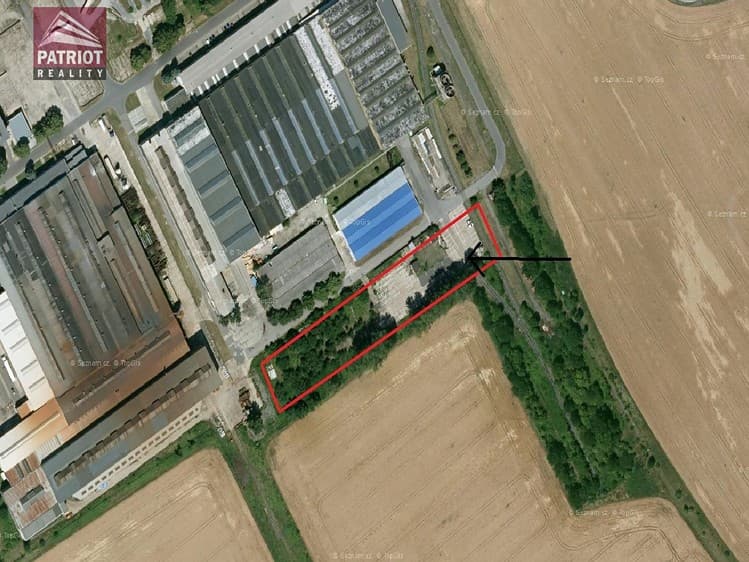 Pronájem komerčního pozemku 900 m²