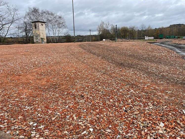 Pronájem komerčního pozemku 500 m²
