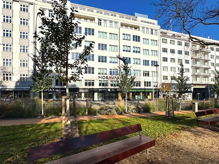 Pronájem kanceláře 500 m²