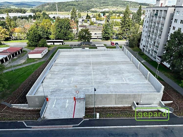 Pronájem garážového stání 13 m²