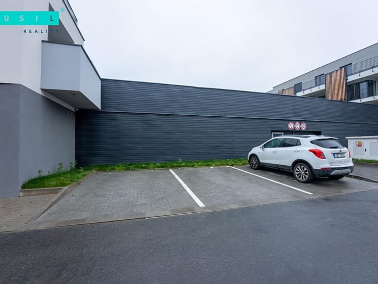 Pronájem garážového stání 12 m²
