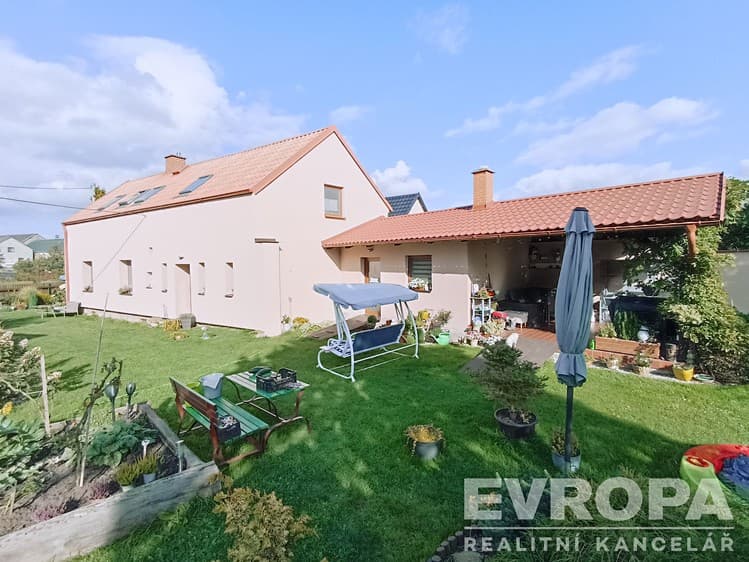 Prodej rodinného domu 180 m², pozemek 675 m²
