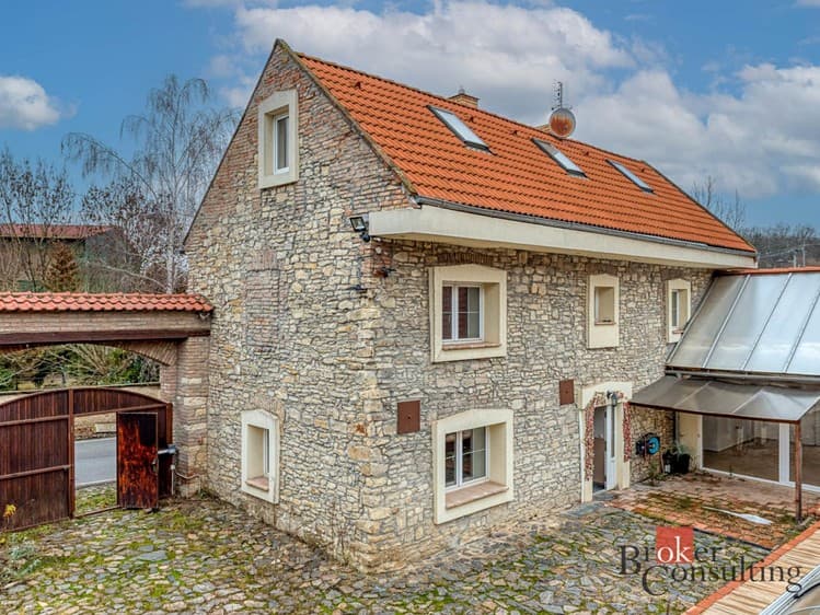 Prodej rodinného domu 579 m², pozemek 1 059 m²
