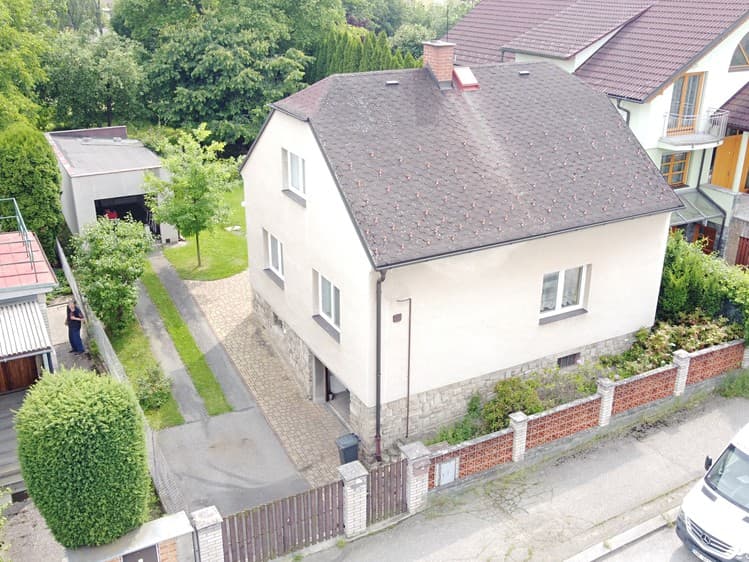 Prodej rodinného domu 180 m², pozemek 805 m²