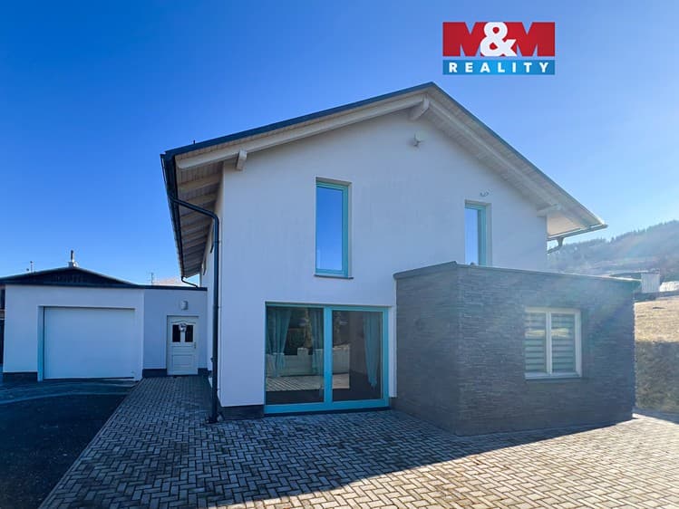 Prodej rodinného domu 188 m², pozemek 3 097 m²
