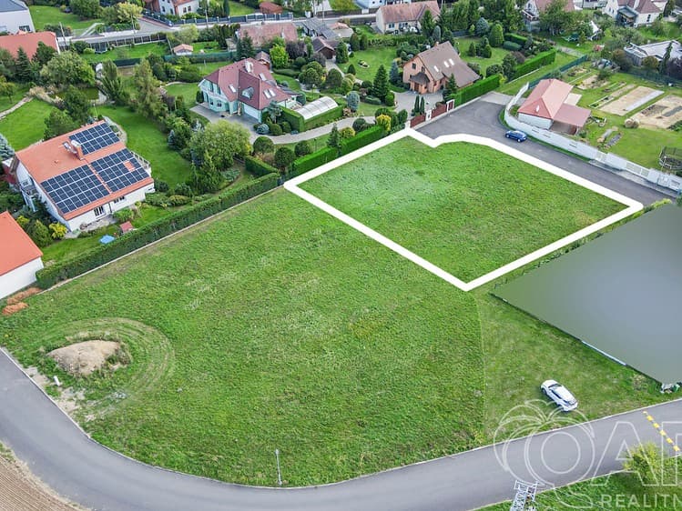 Prodej stavebního pozemku 1 516 m²