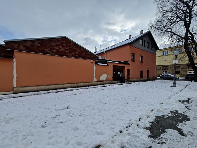Pronájem garáže 110 m²