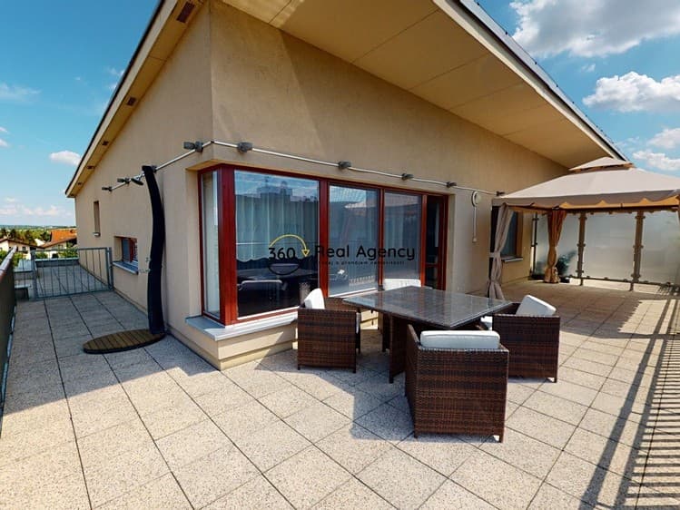 Pronájem bytu 3+kk 135 m² (Jednopodlažní)