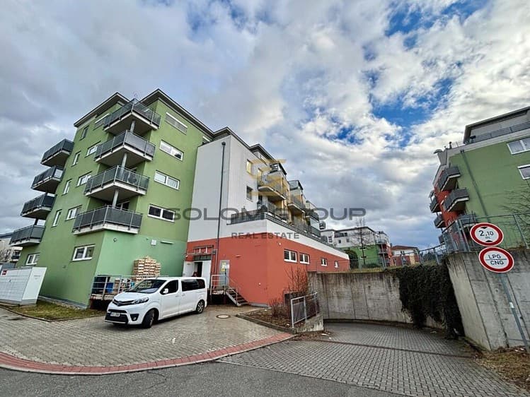 Prodej garážového stání 12 m²