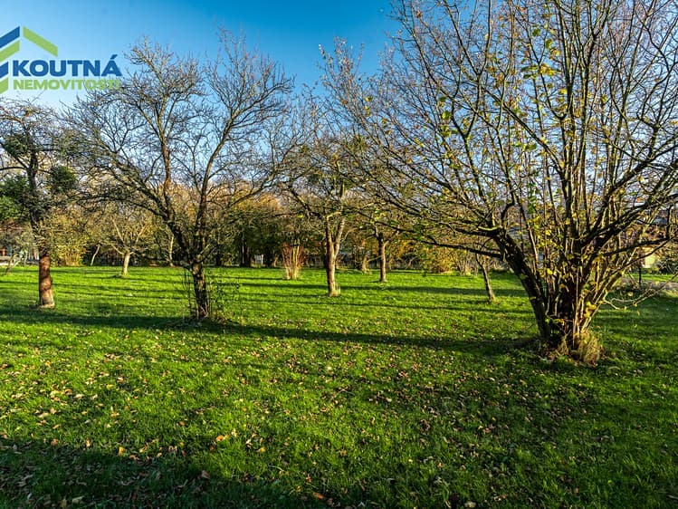 Prodej stavebního pozemku 2 087 m²