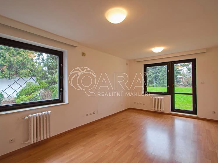 Pronájem kanceláře 417 m²