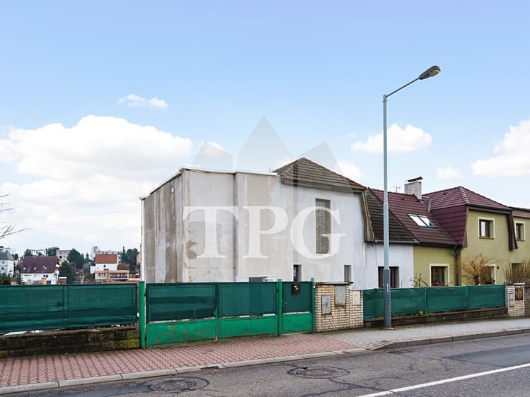 Prodej rodinného domu 350 m², pozemek 604 m²