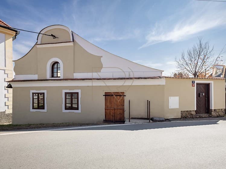 Prodej rodinného domu 250 m², pozemek 461 m²