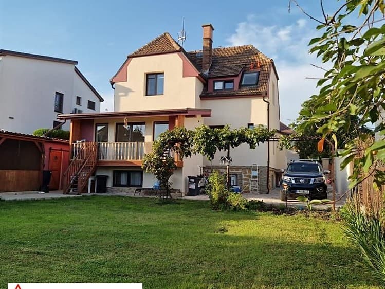 Prodej rodinného domu 220 m², pozemek 546 m²