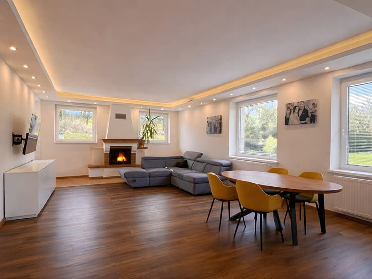 Prodej rodinného domu 230 m², pozemek 1 720 m²