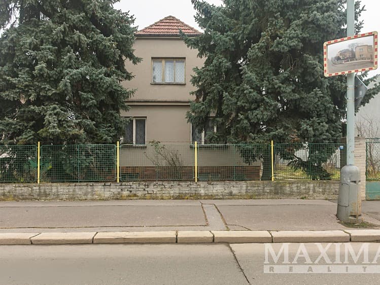 Prodej rodinného domu 184 m², pozemek 907 m²