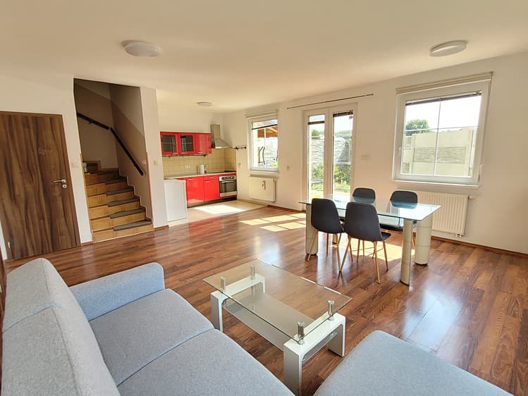 Pronájem rodinného domu 112 m², pozemek 277 m²