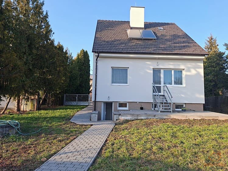 Pronájem rodinného domu 166 m², pozemek 1 723 m²