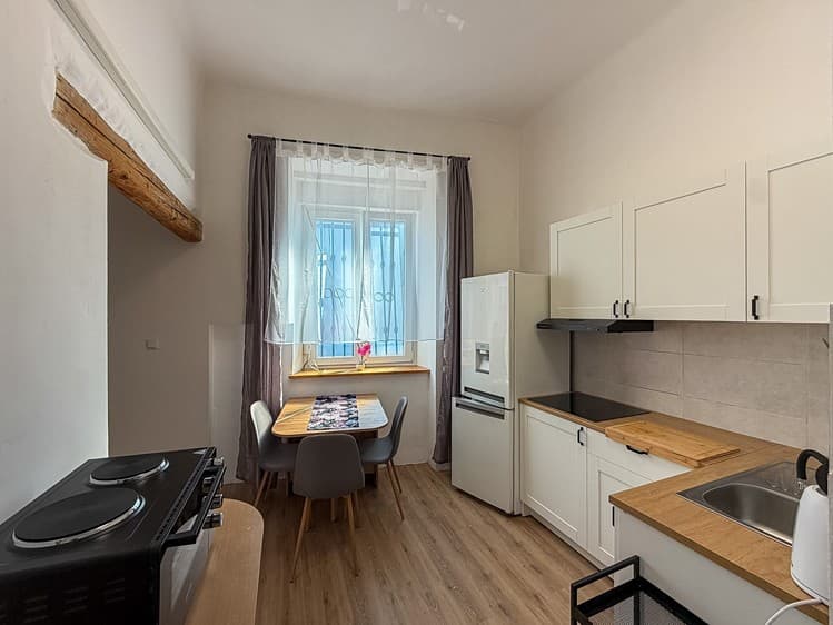 Pronájem bytu 2+kk 30 m² (Jednopodlažní)