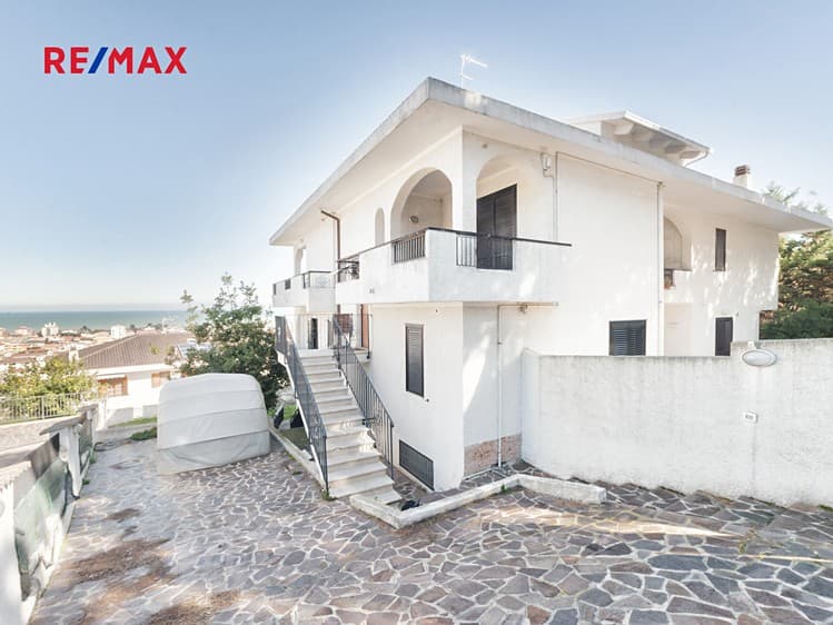 Prodej bytu 4+1 236 m² (Mezonet)