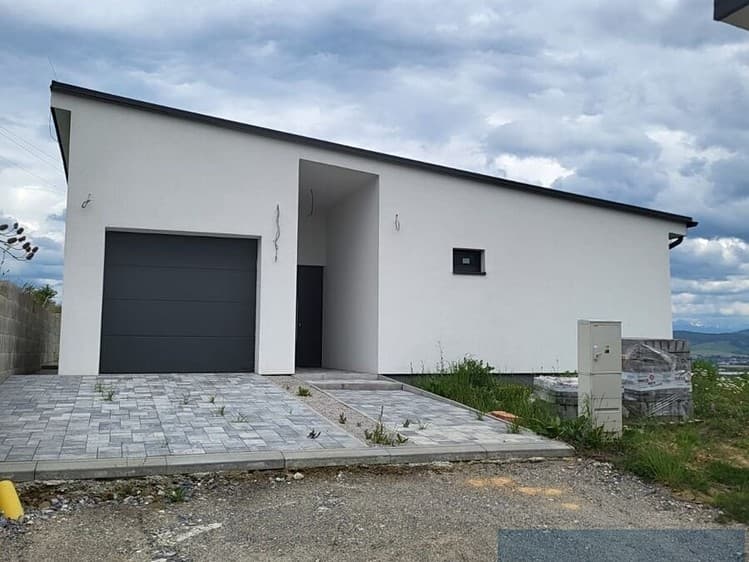Prodej rodinného domu 206 m², pozemek 578 m²
