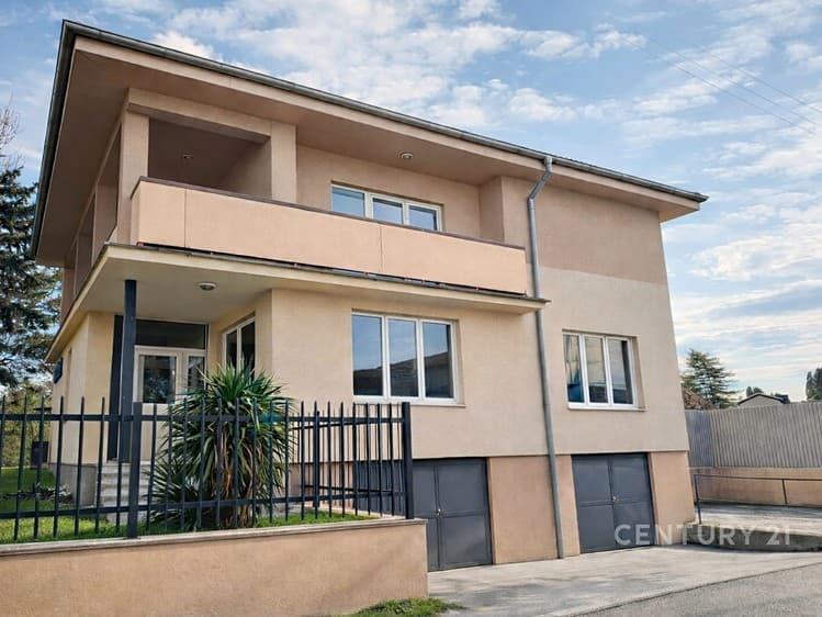 Prodej rodinného domu 175 m², pozemek 816 m²