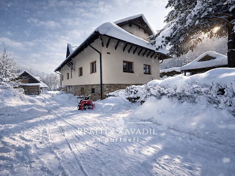 Prodej chaty 200 m², pozemek 1 244 m²