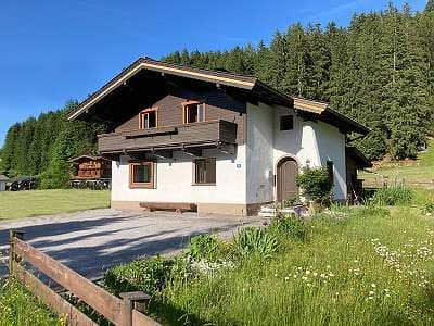 Freistehendes Einfamilienhaus in bester Lage mit großem Garten