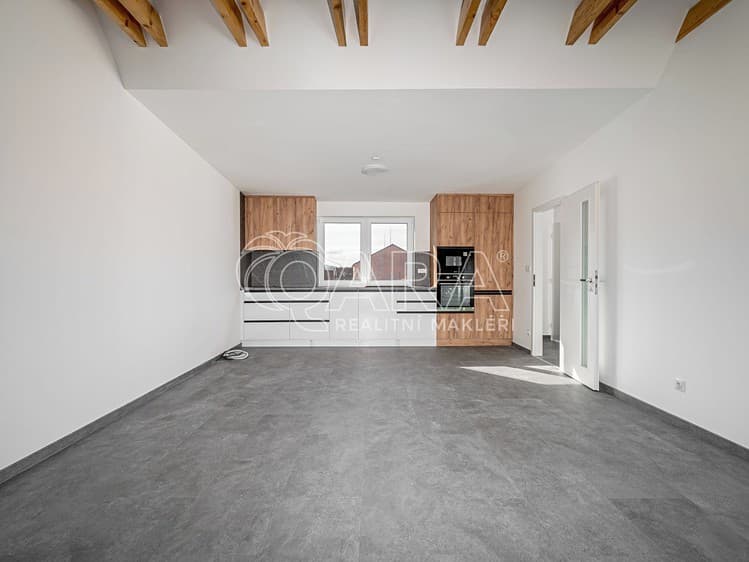 Prodej bytu 2+kk 64 m² (Podkrovní)