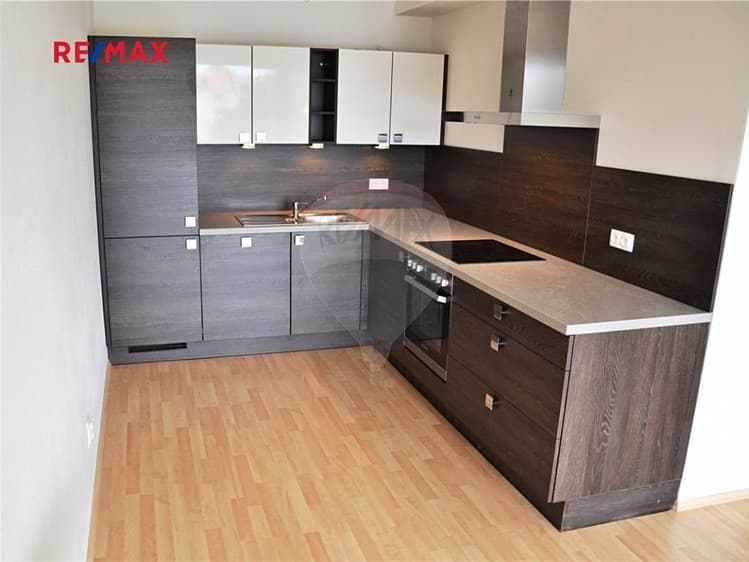 Pronájem bytu 2+kk 58 m² (Jednopodlažní)
