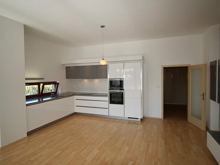 Pronájem bytu 3+kk 139 m²