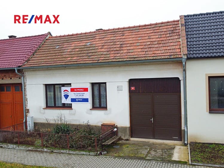 Prodej rodinného domu 215 m², pozemek 1 121 m²