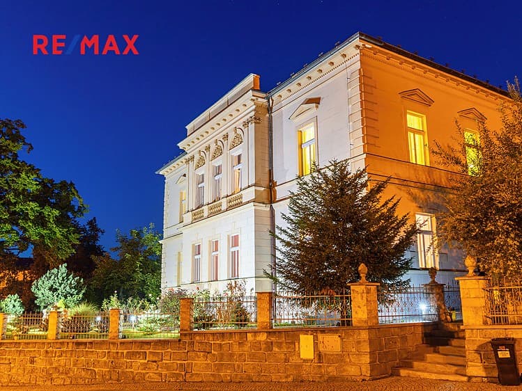 Prodej vily 543 m², pozemek 2 151 m²