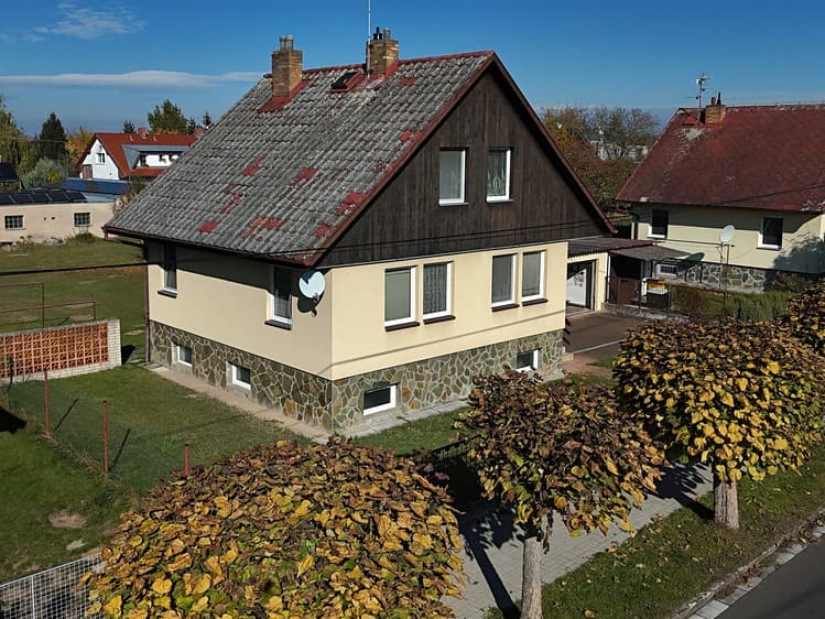 Prodej rodinného domu 194 m², pozemek 905 m²