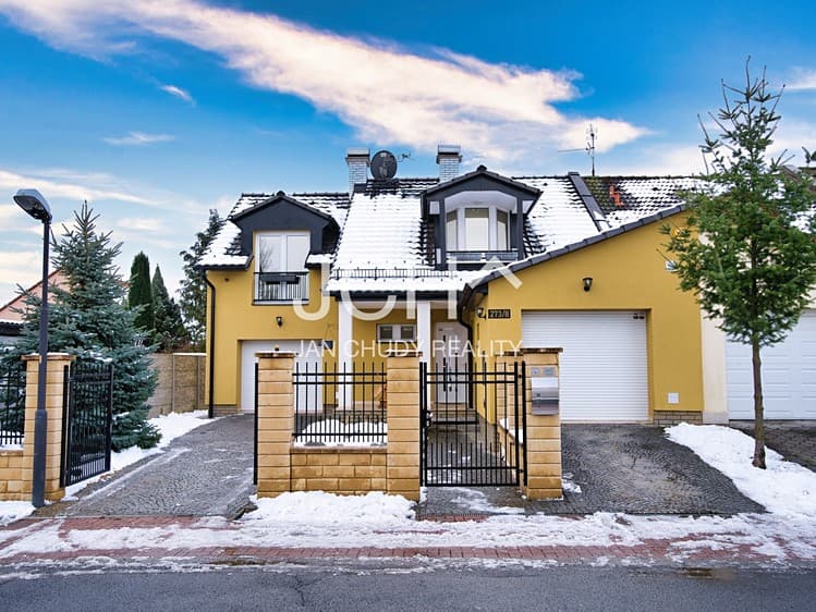 Prodej rodinného domu 104 m², pozemek 576 m²